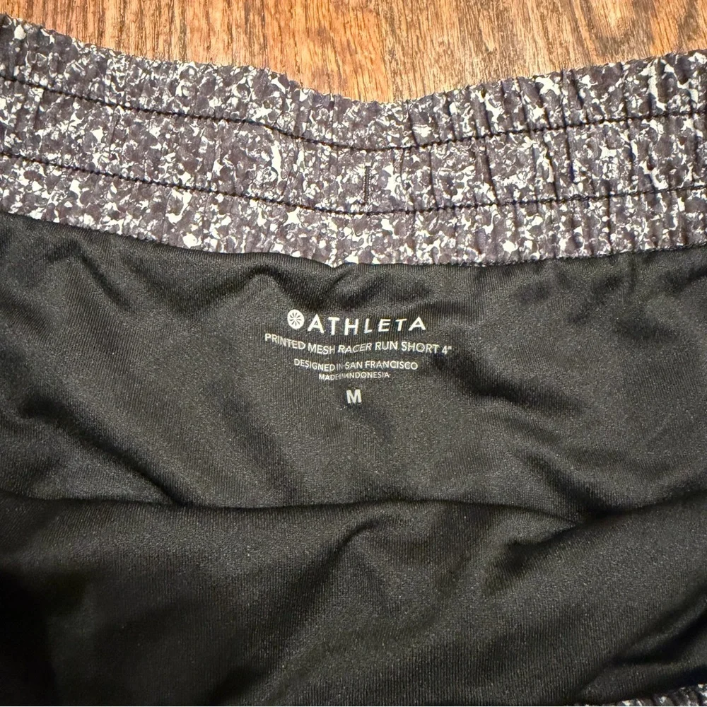 Athleta Mesh Racer Run Mid Rise Shorts - Picture 2 of 3